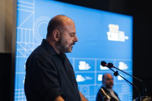Εικόνα του Προέδρου του Τεχνικού Επιμελητηρίου Ελλάδας, Γιώργου Στασινού, σε εκδήλωση