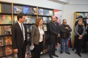 Φωτογραφία από την εκδήλωση με τοποθετημένο το λογότυπο του ΤΕΕ