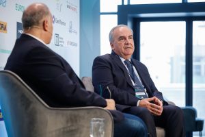 Φωτογραφία του Νίκου Παπαθανάση, Αναπληρωτή Υπουργού Εθνικής Οικονομίας και Οικονομικών