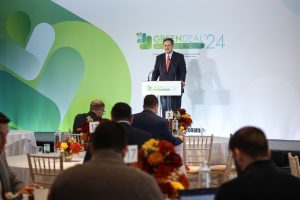 Ο Θόδωρος Σκυλακάκης κατά την ομιλία του στο συνέδριο GreenDealGreece 2024