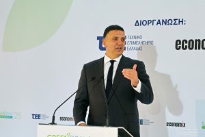 Ο Υπουργός Ναυτιλίας και Νησιωτικής Πολιτικής, Βασίλης Κικίλιας, μιλάει σε συνέδριο
