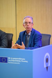 Εικόνα με τον Γιώργο Στασινό και το έργο του ΤΕΕ