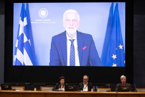 Ο Γιάννης Λοβέρδος, υφυπουργός Εξωτερικών, αρμόδιος για θέματα Απόδημου Ελληνισμού, σε ομιλία στο 4ο Διεθνές Συνέδριο MM-CH