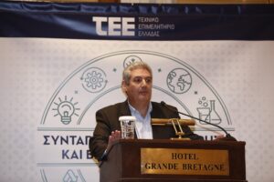 Φωτογραφία του Μάκη Παπαδόπουλου, εκπρόσωπος ΓΓ της ΚΕ του ΚΚΕ, μέλος ΠΓ
