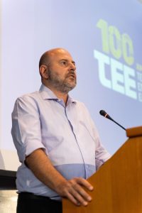 Φωτογραφία από την εκδήλωση στο Βόλο με τον Πρόεδρο του ΤΕΕ Γιώργο Στασινό