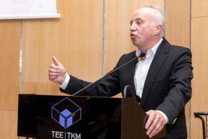 Φωτογραφία του Προέδρου του ΤΜΕΔΕ, κ. Κωνσταντίνου Μακέδου, σε ομιλία