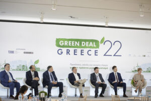 Φωτογραφία που δείχνει τον Ε. Καλαϊτζάκη και την ανακοίνωση για την πλατφόρμα στο Χρηματιστήριο Ενέργειας