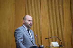 Φωτογραφία που απεικονίζει τον Πρόεδρο του ΤΕΕ Γ. Στασινό