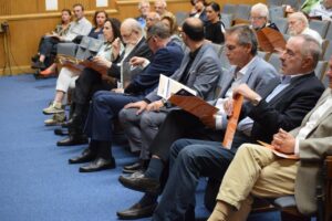 Φωτογραφία από την εκδήλωση του ΤΕΕ με το ακροατήριο και ομιλητές