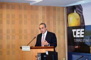 Ο Δήμαρχος Μιχάλης Μιχαλόπουλος κατά τη διάρκεια ομιλίας