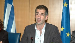 Ομιλητής σε εργαστήριο της ΤΕΕ με τον Κωστή Μπακογιάννη